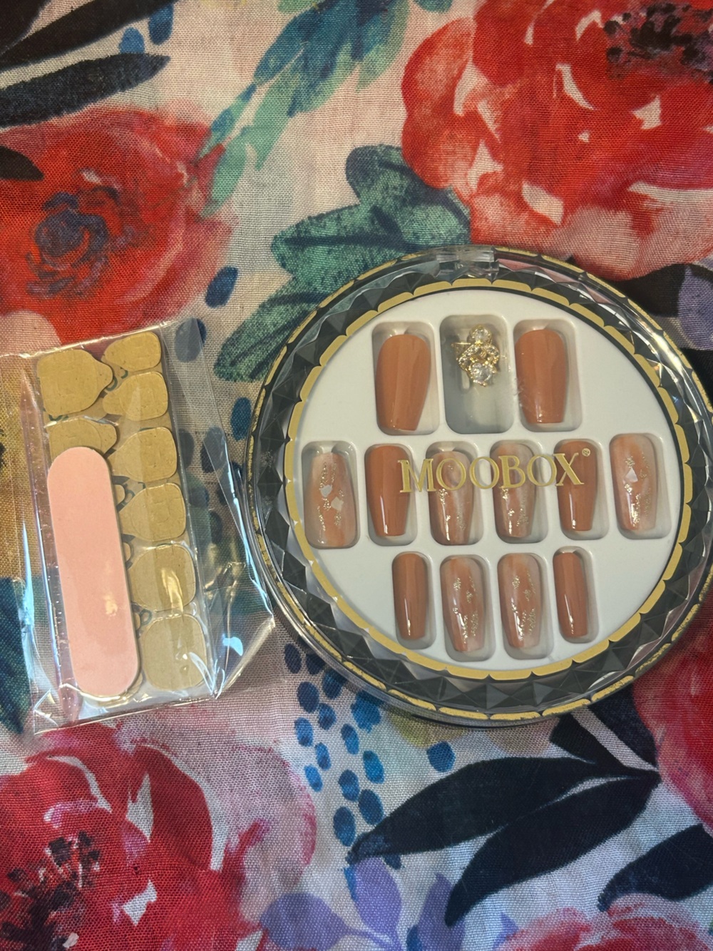 Moobox Press On Nails - Picture 1 of 3